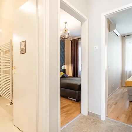 Apartment Angel With Free Garage Parking *
